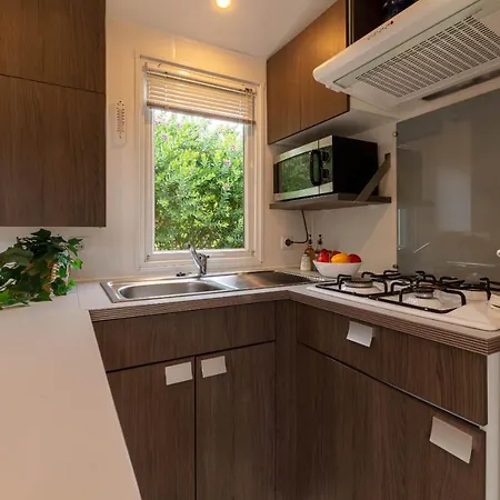 Séjour chez l'habitant Le Mimosa, Mobil-home Climatisé Au Cœur Du Vignoble Et à Quelques Mètres De La *